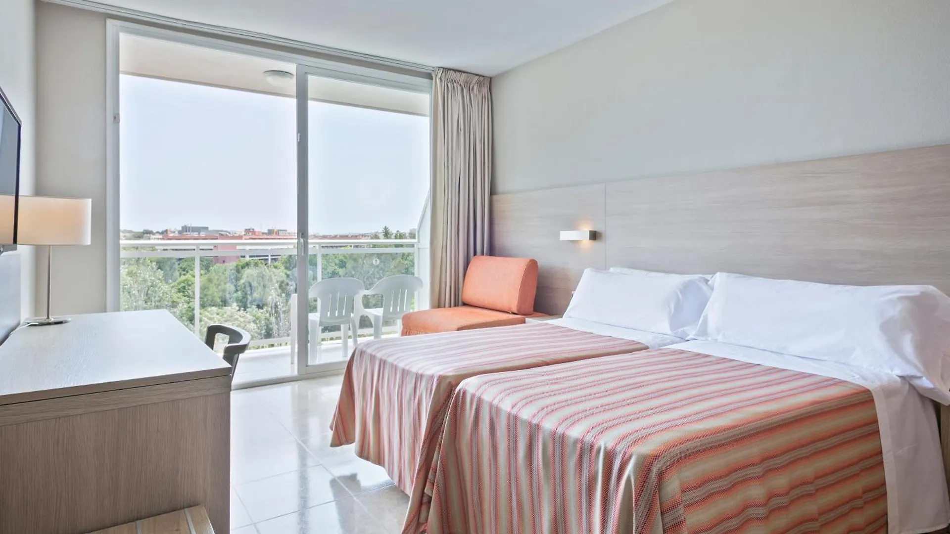 Hotel Sol Costa Daurada Salou 4*,